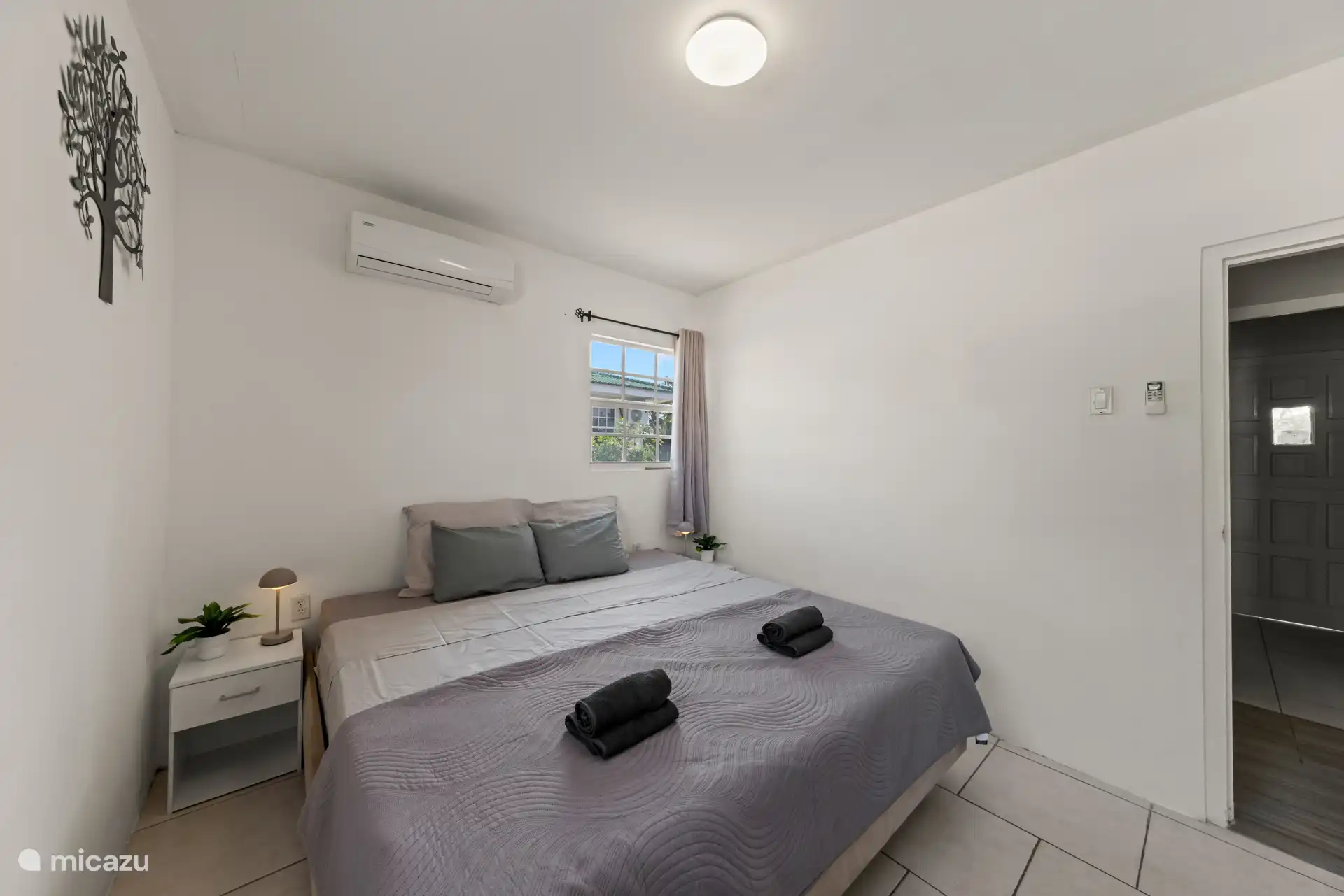 bedroom 2. bed 200x200 cm