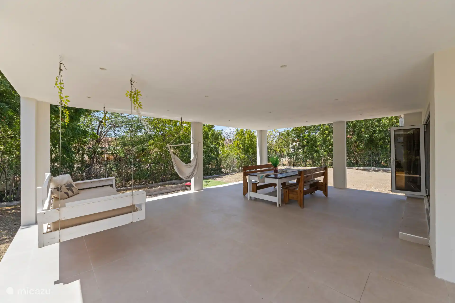 Spacious covered porch