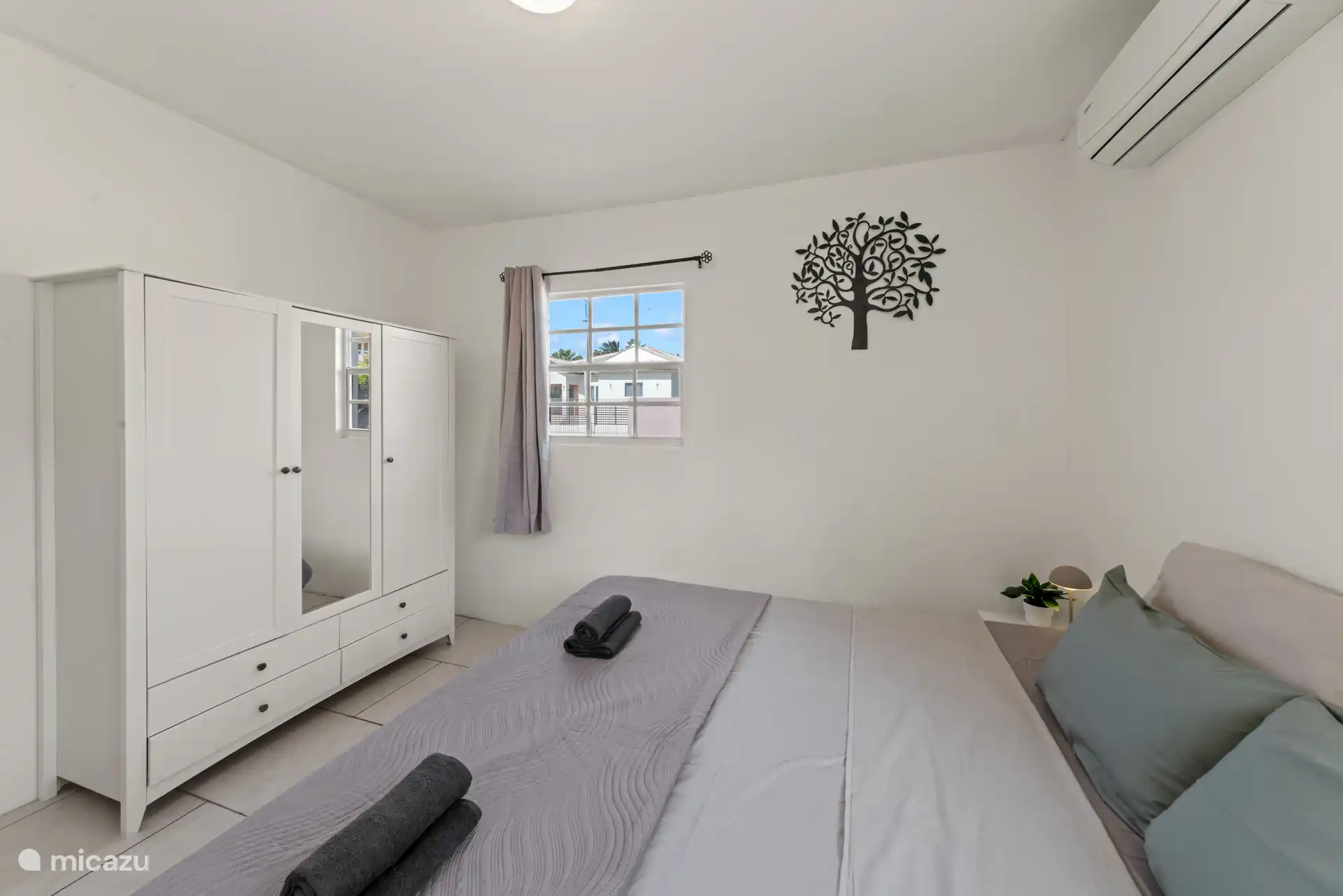 bedroom 2. bed 200x200 cm