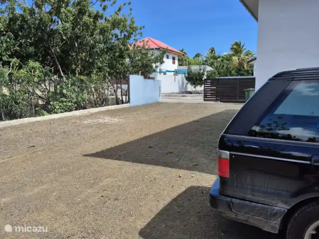 Casa Daliah | Curaçao, Banda Ariba (est), Montan'i Rei - maison de vacances Espace de stationnement suffisant derrière le portail fermé