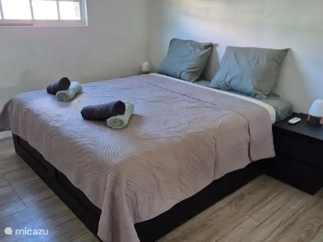 Casa Daliah | Curaçao, Banda Ariba (est), Montan'i Rei - maison de vacances Chambre 1 avec salle de bain attenante. Lit 180x200 cm