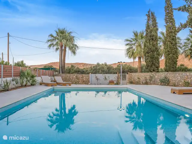 Hera en Grecia, Creta, Sissi - villa