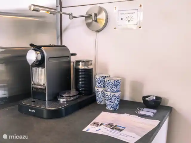 MV8 en Países Bajos, Holanda del Norte, Egmond-Binnen - casa vacacional cocina