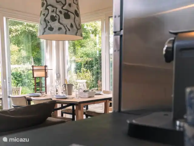 MV8 en Países Bajos, Holanda del Norte, Egmond-Binnen - casa vacacional cocina