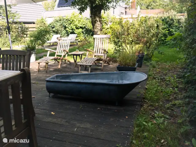 MV8 en Países Bajos, Holanda del Norte, Egmond-Binnen - casa vacacional afuera