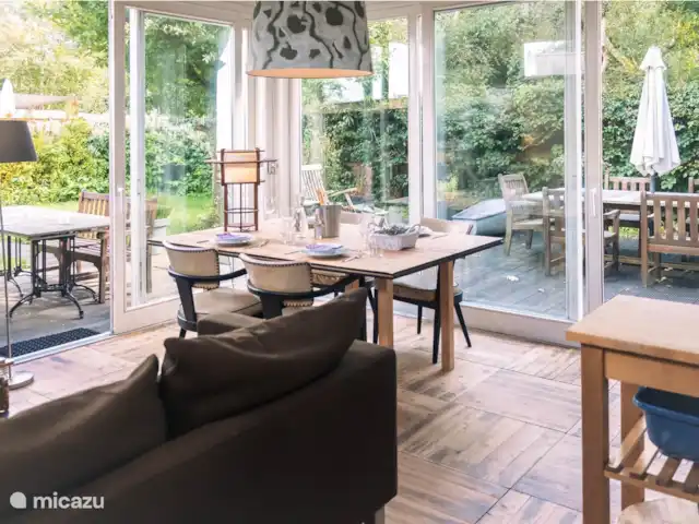 MV8 en Países Bajos, Holanda del Norte, Egmond-Binnen - casa vacacional Salón