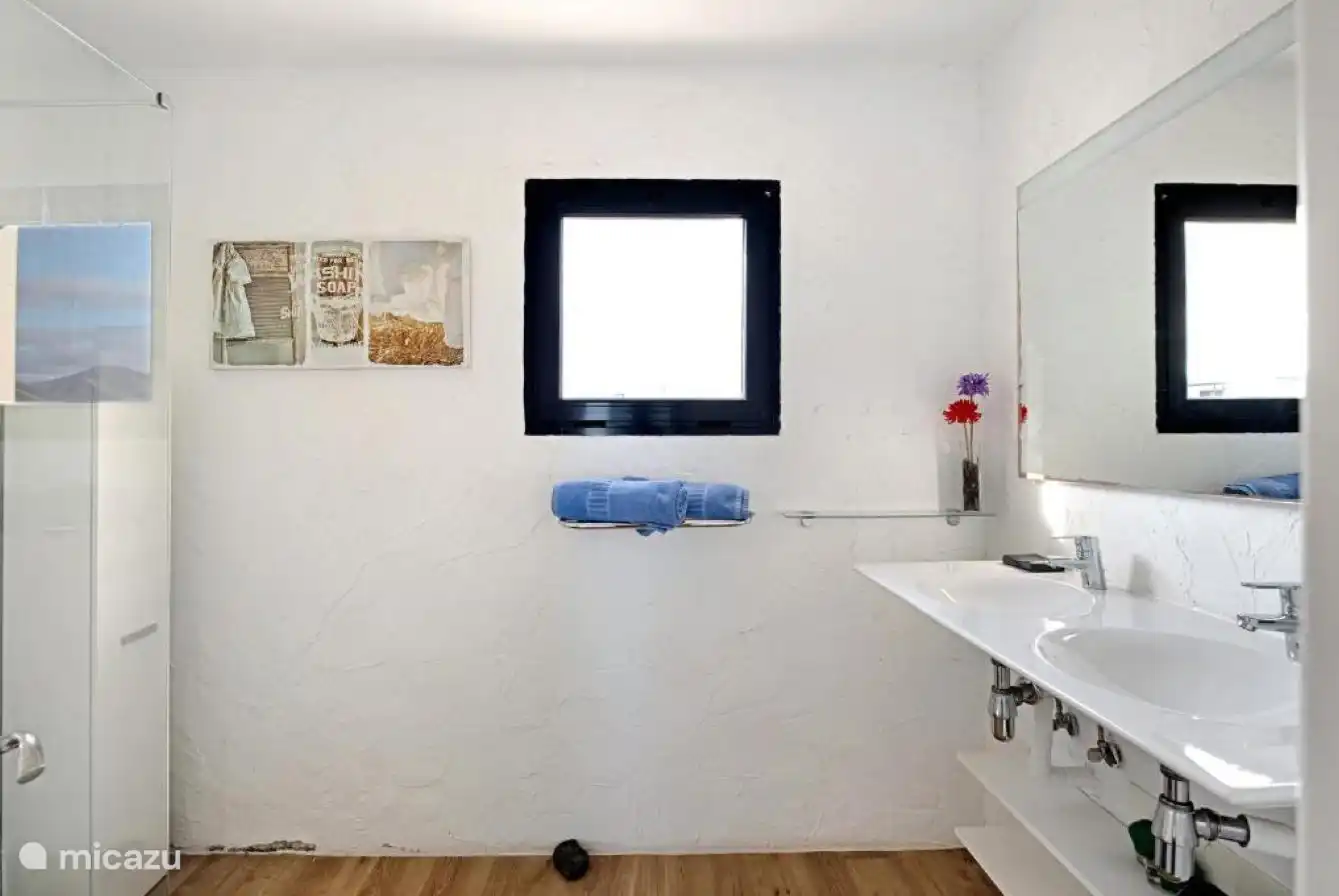 The adjoining bathroom of bedroom 1 