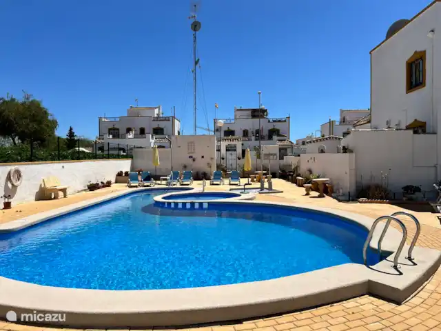 Casa ViNi en España, Costa Blanca, Orihuela - casa vacacional Piscina amplia y acogedora