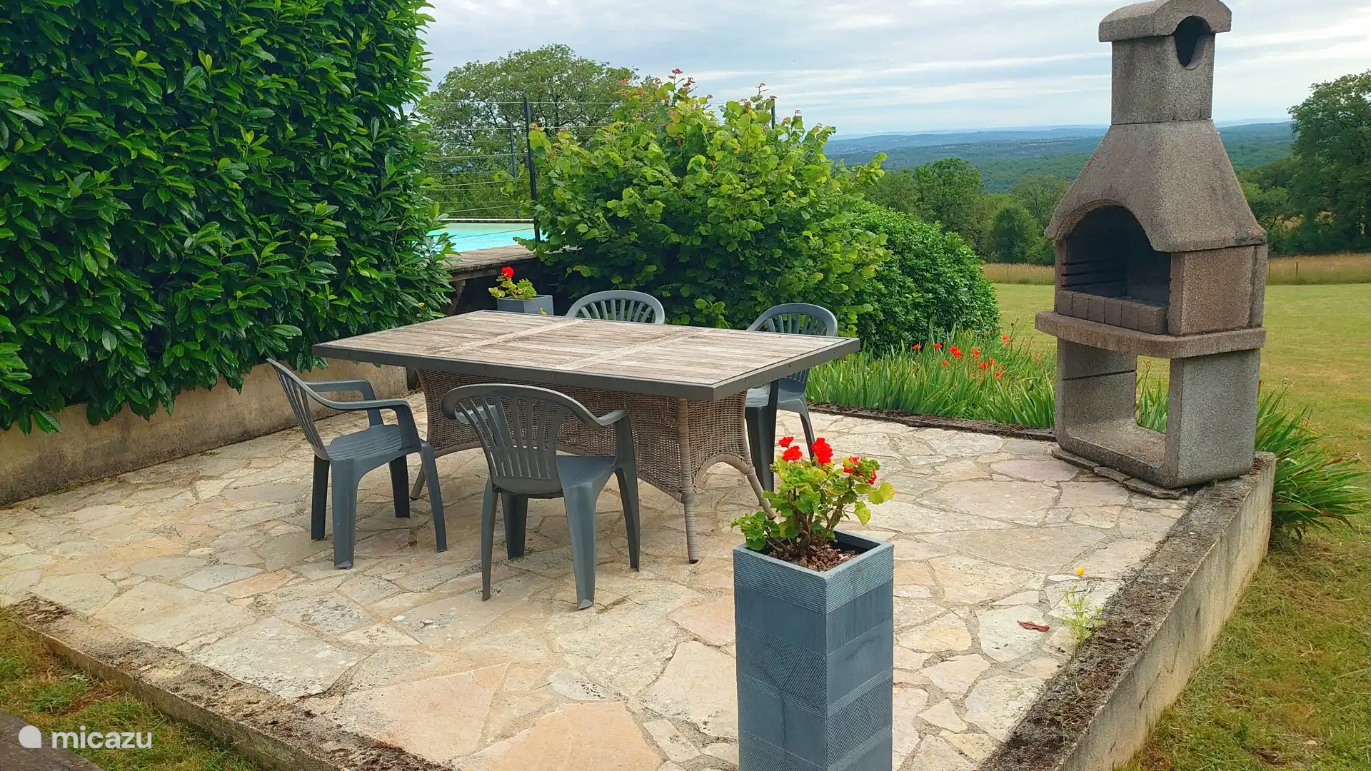 Grill auf der Terrasse