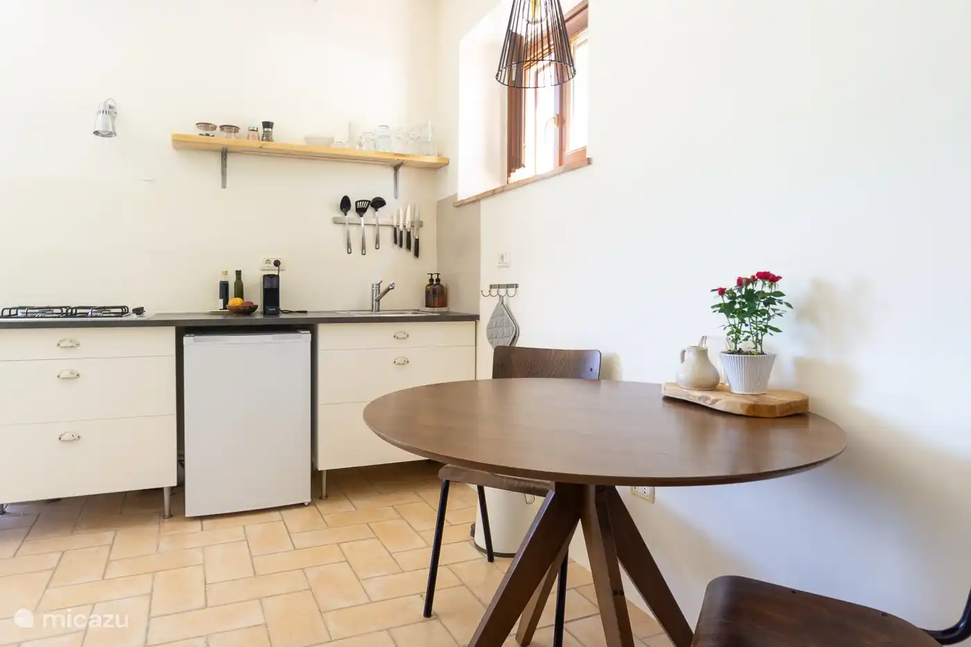 Voll ausgestattete Küchenzeile