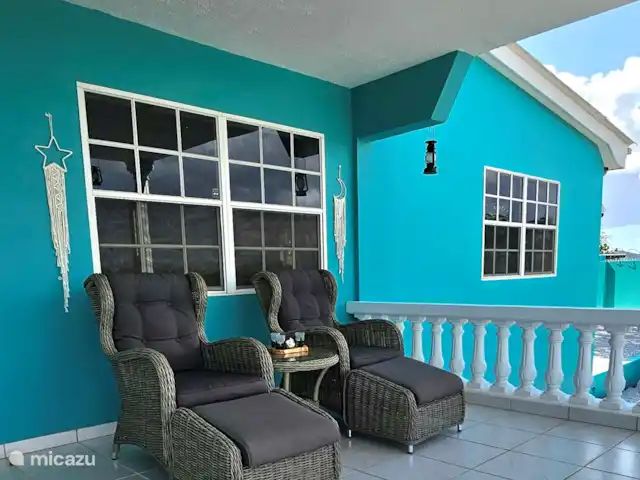 Villa Turquesa Curaçao en Curazao, Banda Arriba (este), Montaña Abou - villa Salón situado en la terraza.