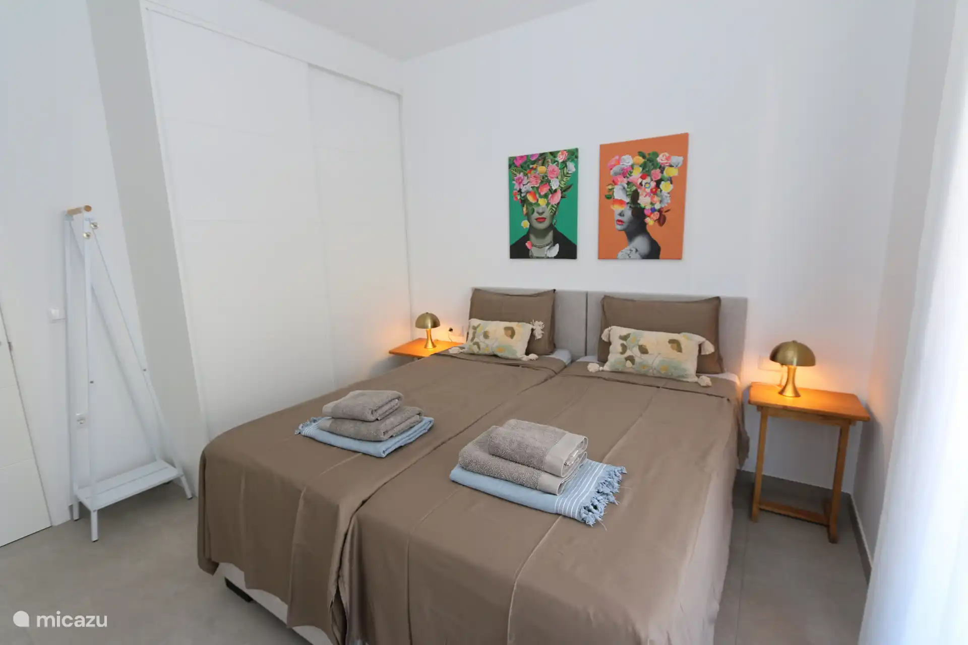 Deux lits simples confortables (90 x 200).