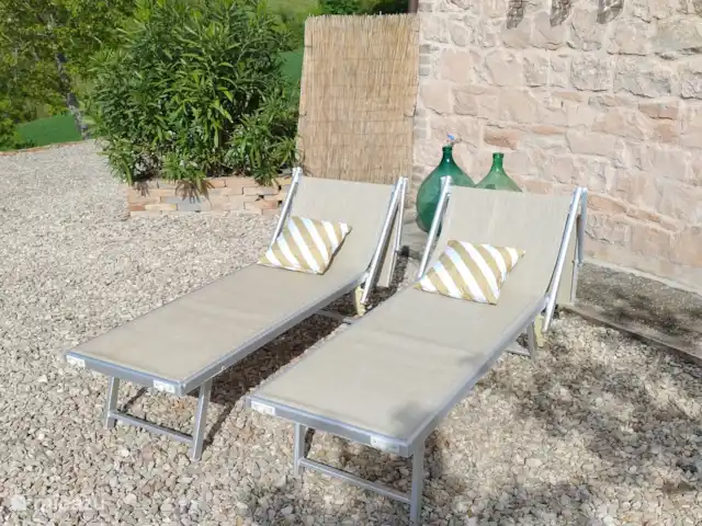 Location de Vacances Italie, Marche, Arcevia, appartement - Rosa nel Pozzo - Appartement Sole Beaux transats privés