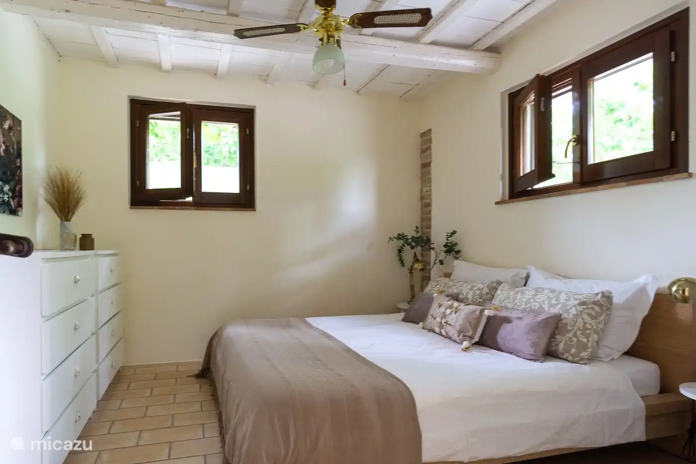 Spacious sleeping area