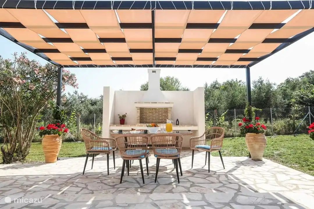 Terrasse avec barbecue