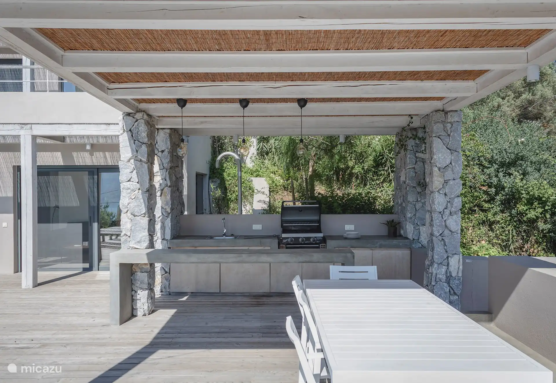 Salle à manger extérieure 