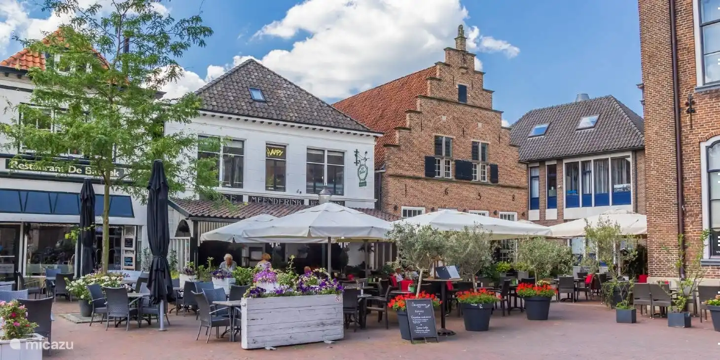 gemütliche Terrassen auf dem Markt in Lochem