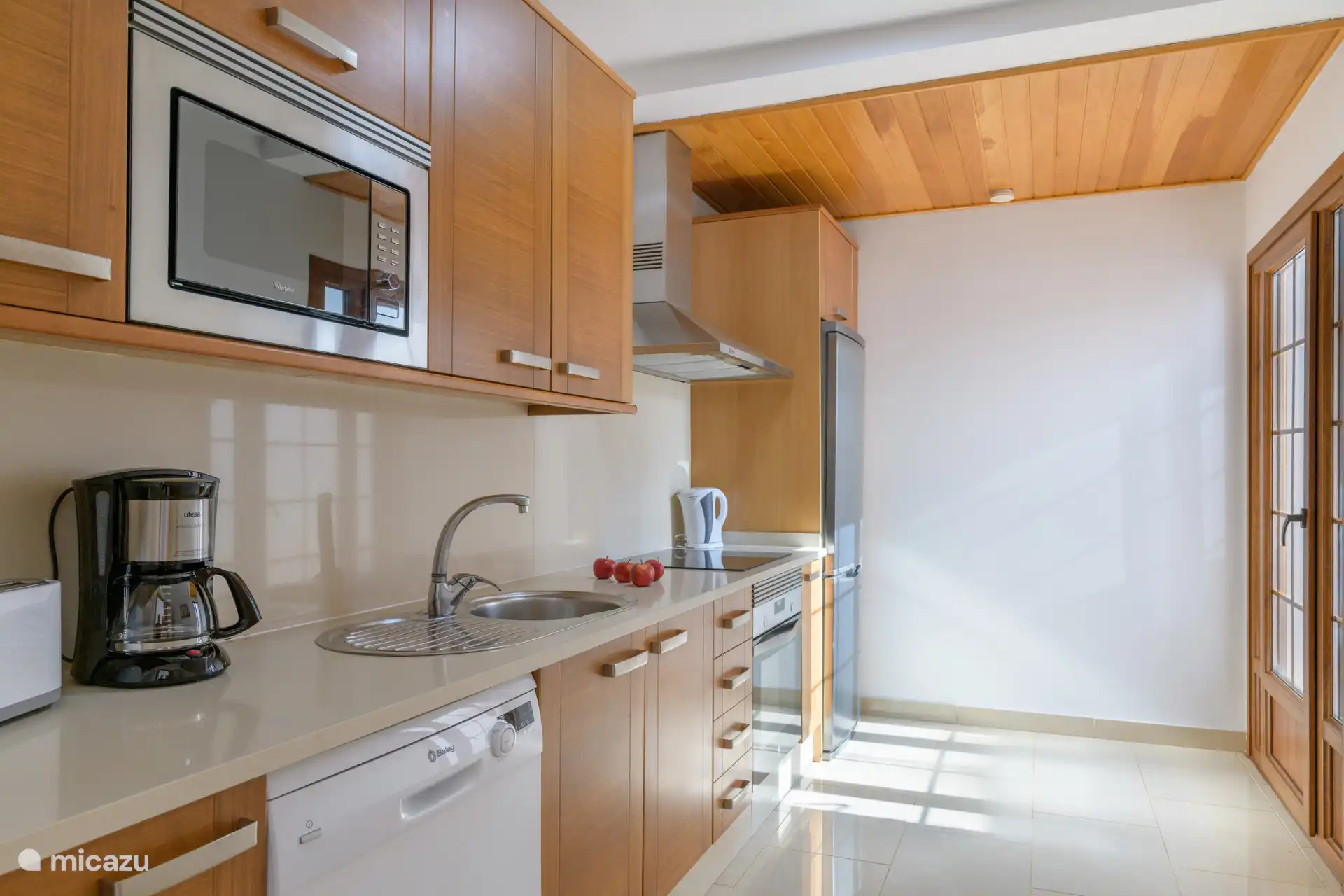 A nice spacious kitchen with all conveniences