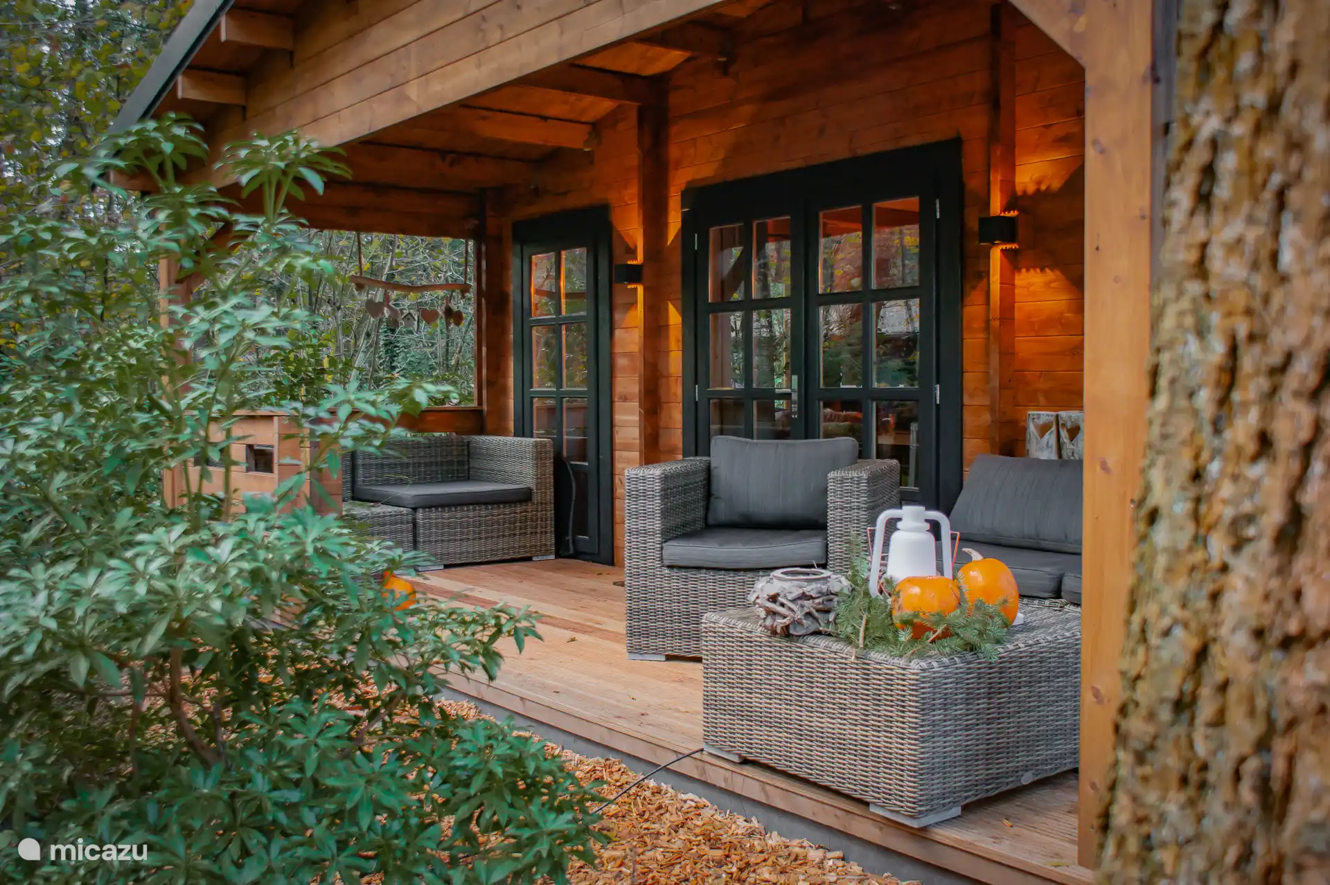 Veranda aansluitend aan de lodge
