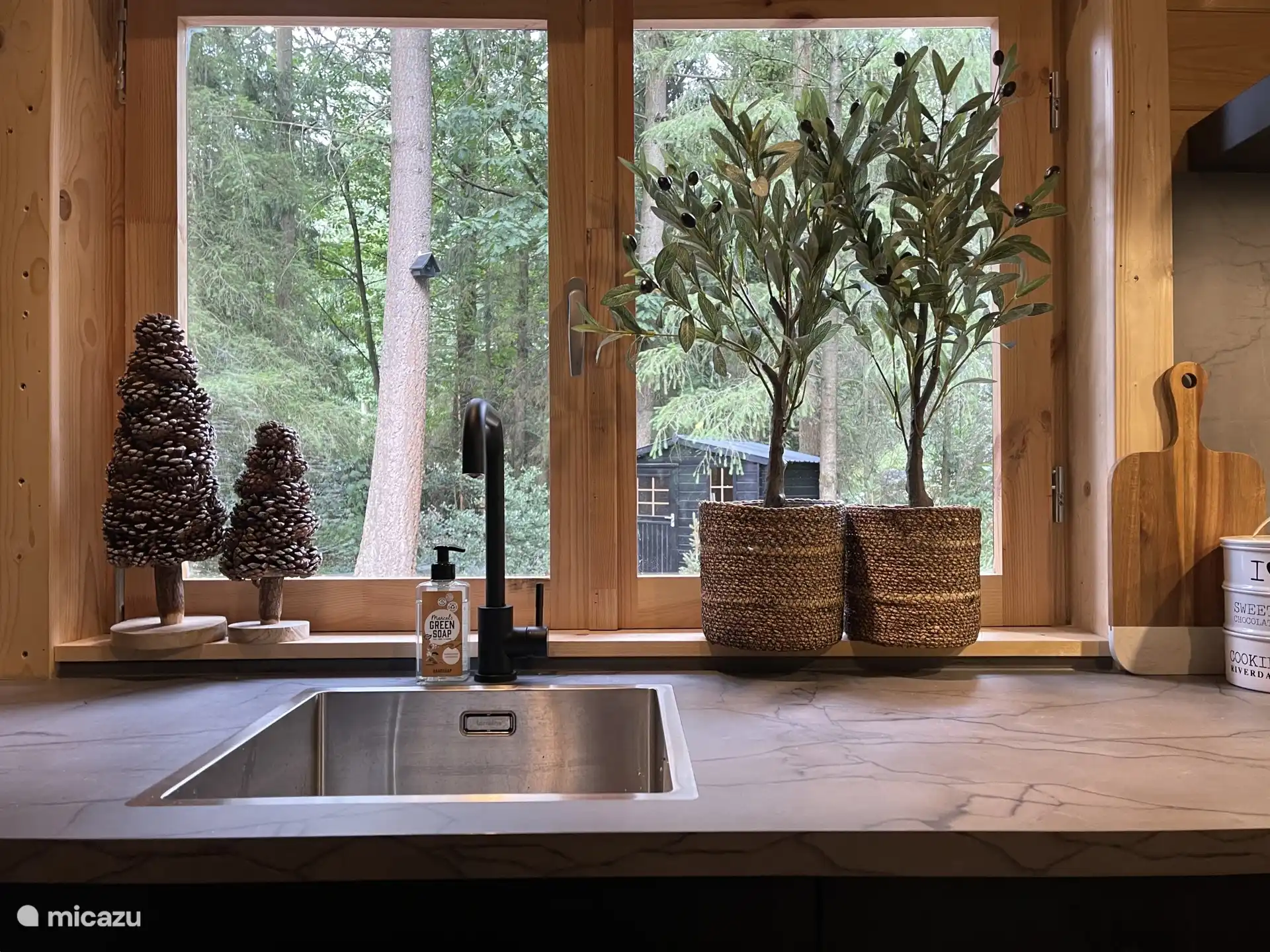 Cuisine donnant sur le jardin