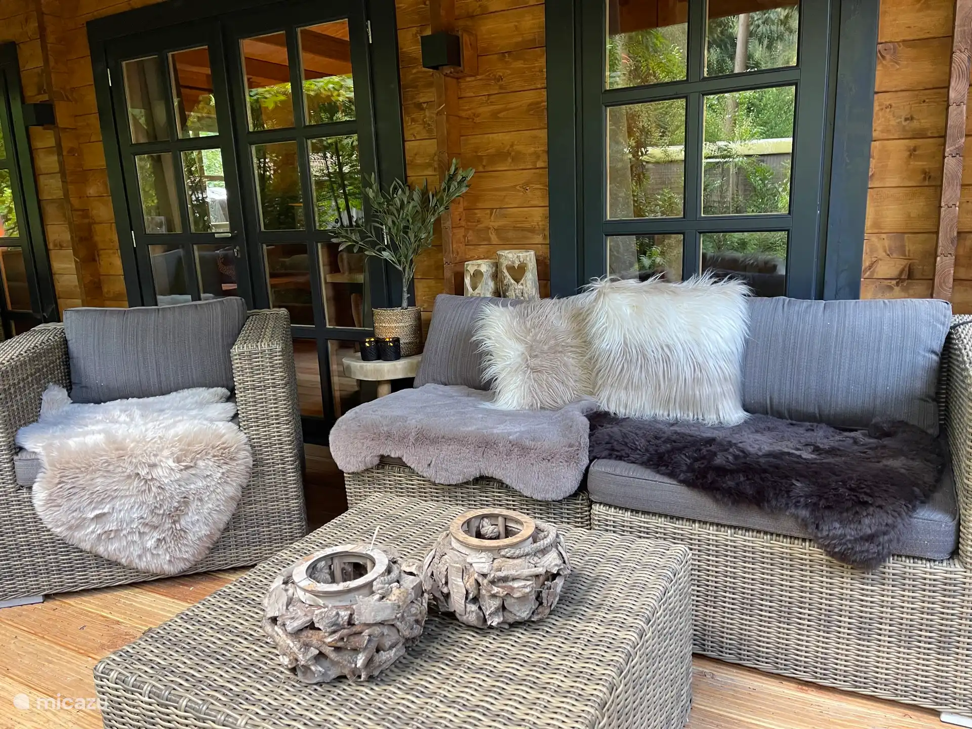 Véranda adjacente au lodge