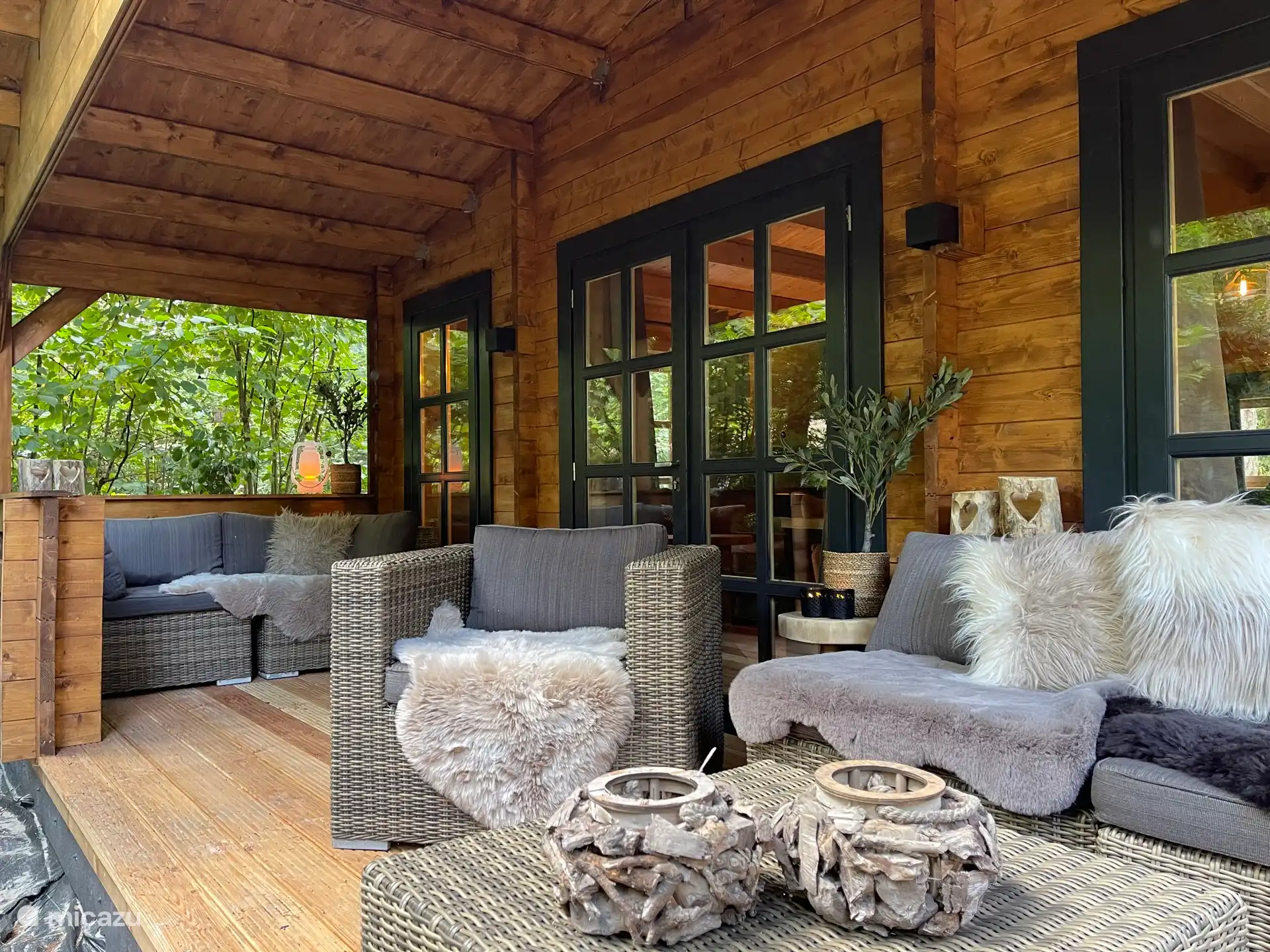 Véranda surplombant le jardin