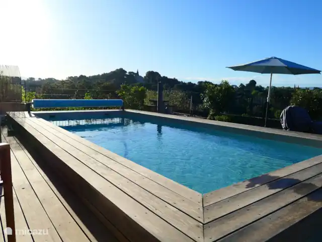 Location vacances St-Anne-caractère | France, Vaucluse, Beaumes-de-Venise - maison de vacances Piscine. De la terrasse, vous pourrez profiter d’une vue panoramique à couper le souffle.