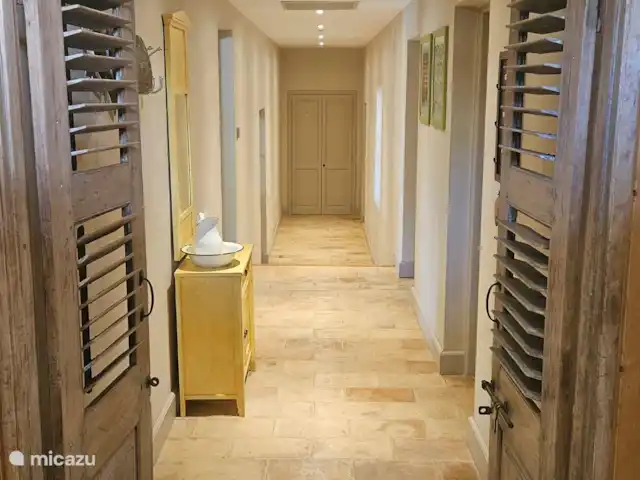 Location vacances St-Anne-caractère | France, Vaucluse, Beaumes-de-Venise - maison de vacances Vestibule