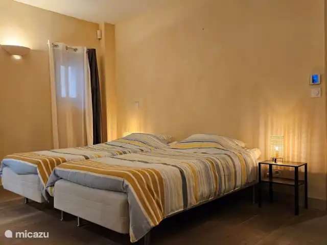 Location vacances St-Anne-caractère | France, Vaucluse, Beaumes-de-Venise - maison de vacances Chambre 6 - réservez lors de la location pour 10 personnes, vous obtenez 6 chambres disponibles.
