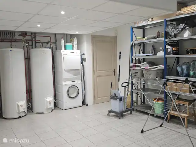 Location vacances St-Anne-caractère | France, Vaucluse, Beaumes-de-Venise - maison de vacances Buanderie-local à vélos (garage spacieux)