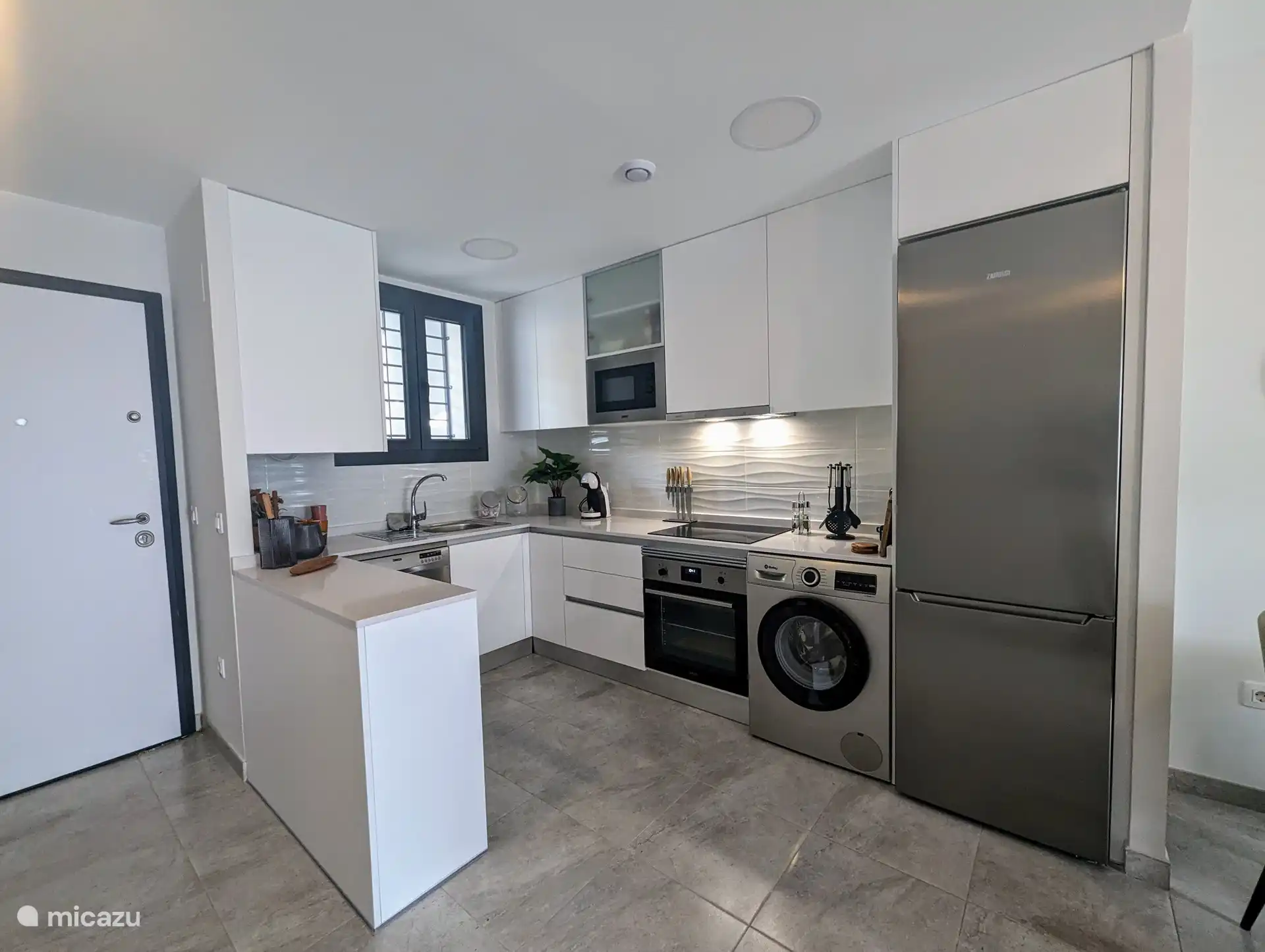 Cuisine complète entièrement équipée. 