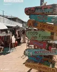 Visitez 1 des marchés confortables de la région.