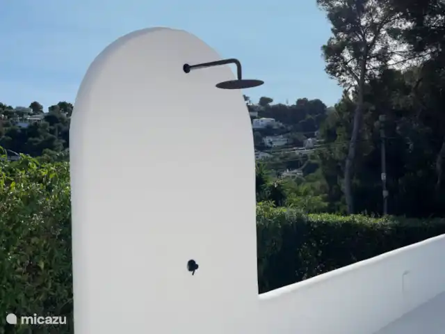 Villa individuelle à Javea  | Espagne, Costa Blanca, Jávea - villa Douche extérieure au bord de la piscine