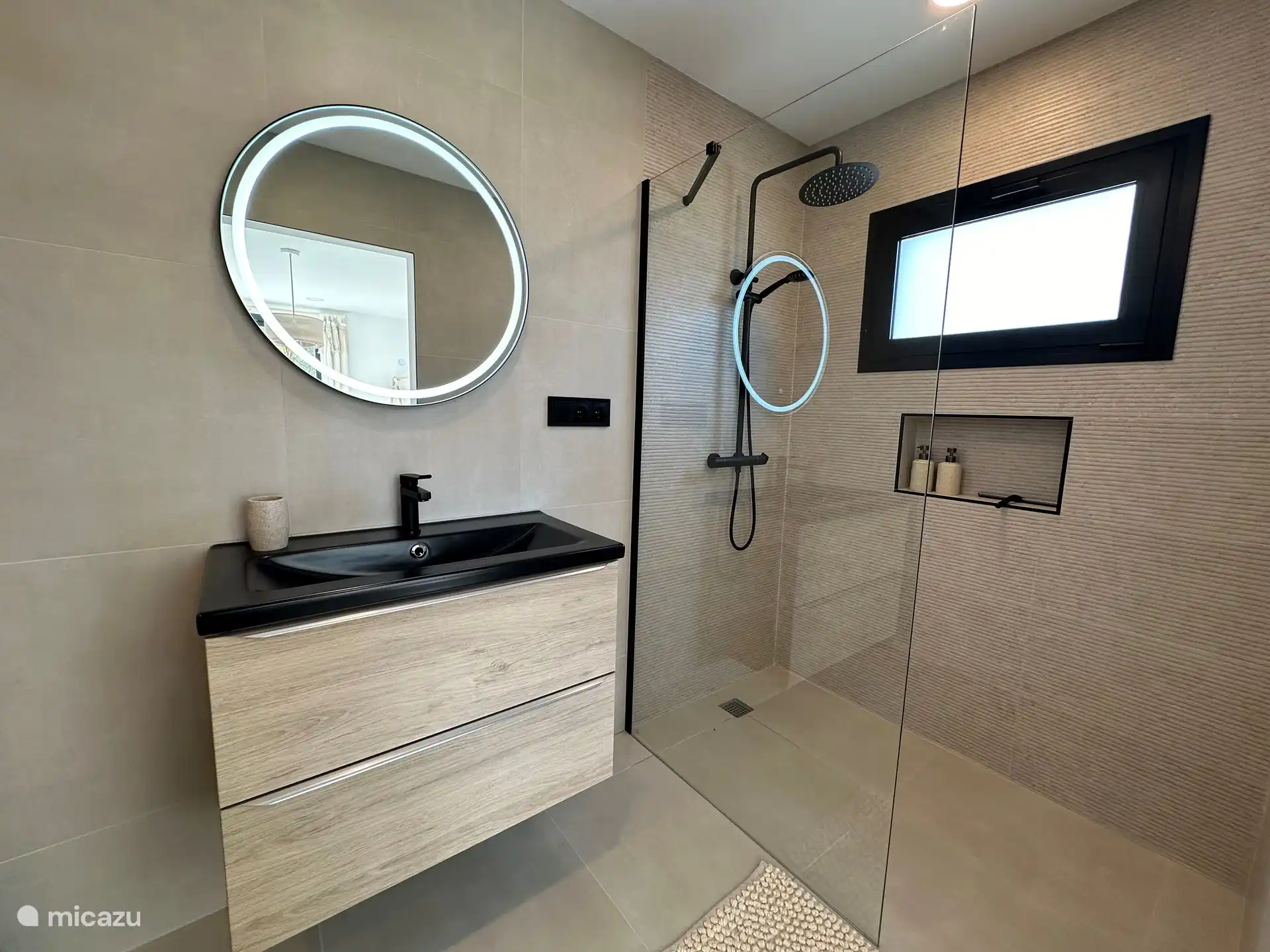 Cuarto de baño: 2 en suite