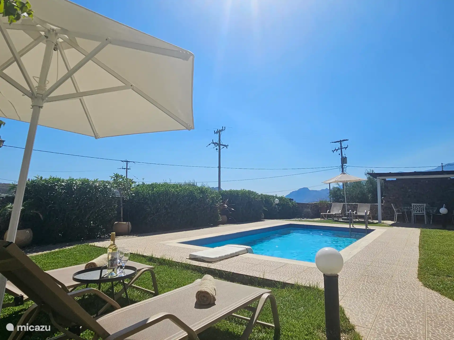 Le vaste jardin