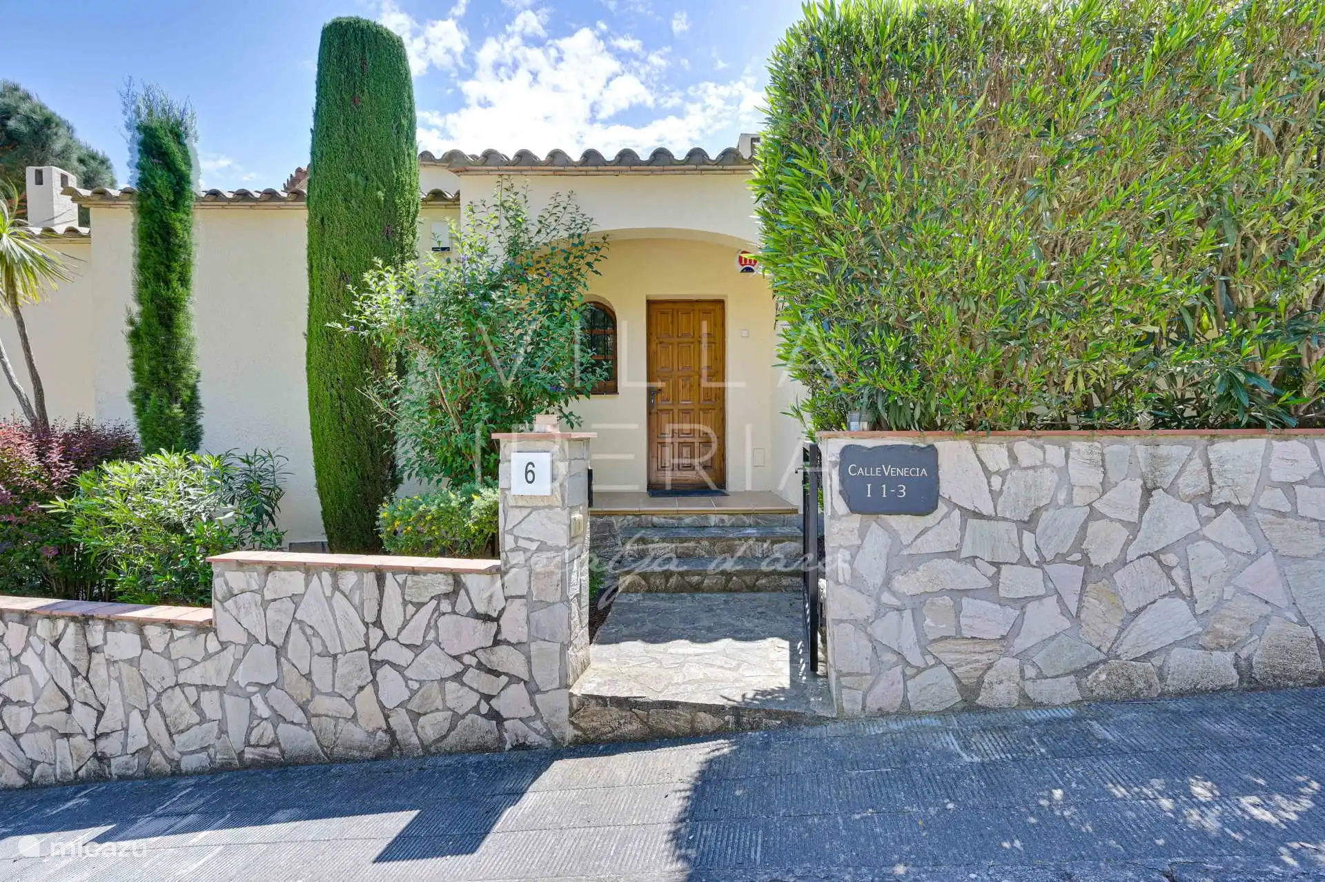 Entrance villa Joachim