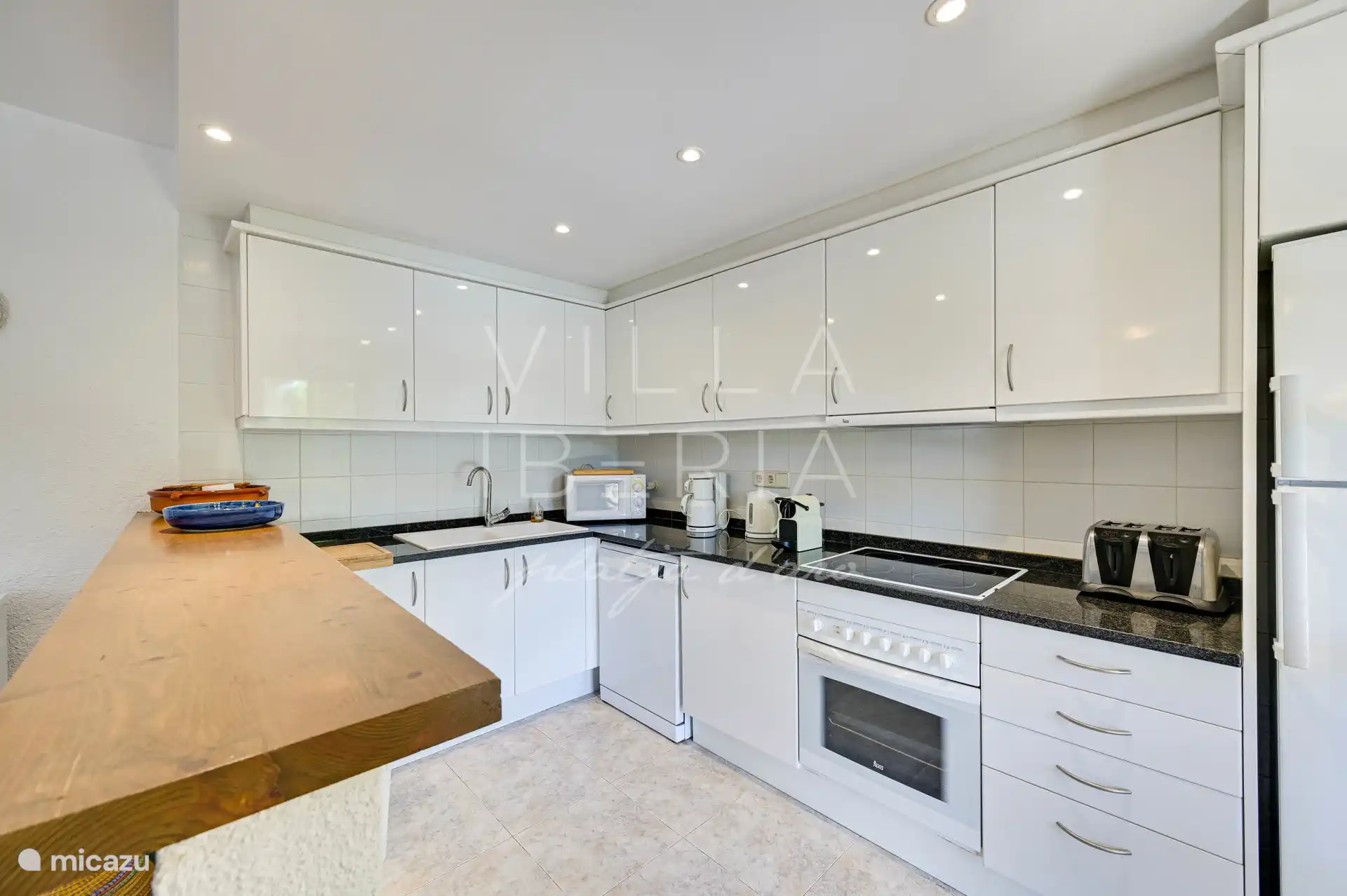 Kitchen fully equipped