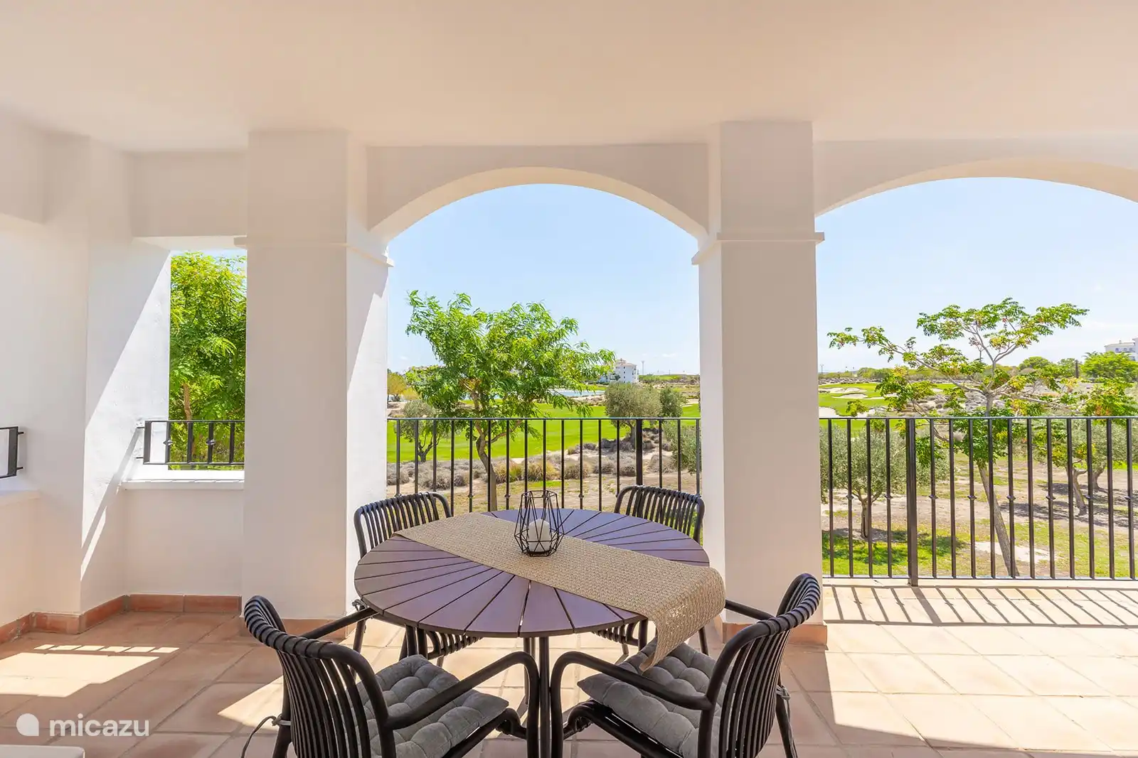 Genießen Sie die Sonne auf der Terrasse, dank ihrer Südausrichtung.