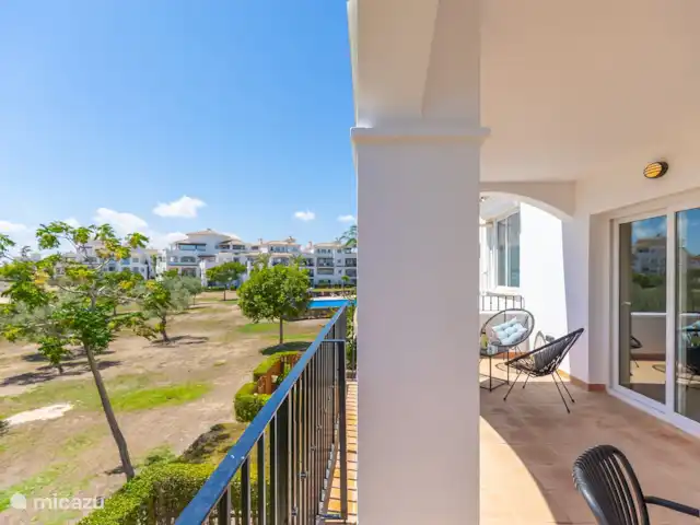 Appartement-golf Murcie orienté plein sud | Espagne, Costa Cálida, Sucina - appartement De la terrasse, vous avez une vue partielle sur la piscine voisine.