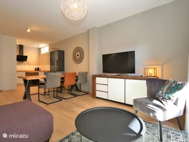 Apartamento a poca distancia del bulevar en España, Murcia, San Pedro del Pinatar - apartamento Sala de estar, comedor y cocina