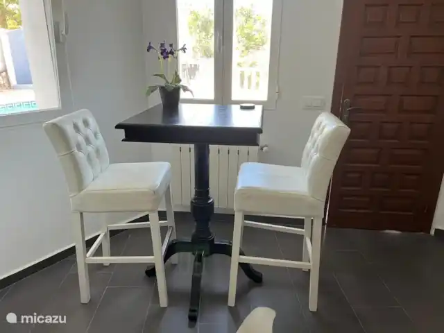 Location de Vacances Espagne, Costa Blanca, Benissa, appartement - Appartement àVilla El Loto Blanco  Petit déjeuner/table de travail.
