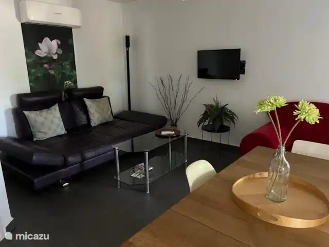 Location de Vacances Espagne, Costa Blanca, Benissa, appartement - Appartement àVilla El Loto Blanco  Canapé de salon en cuir.