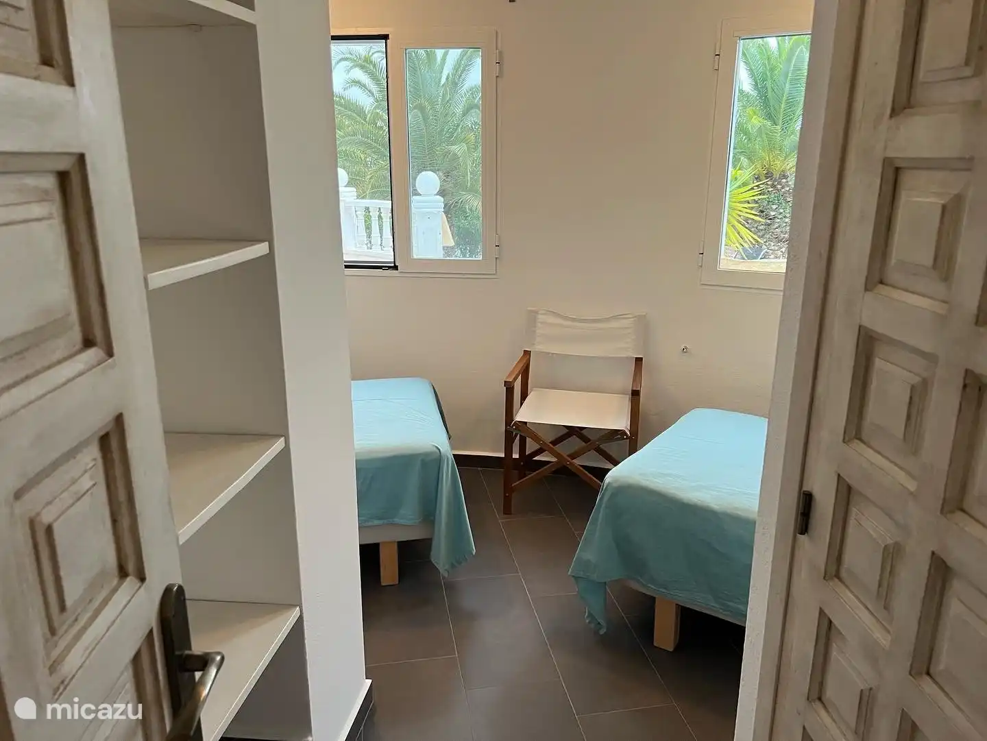 Schlafzimmer mit 2 Betten.