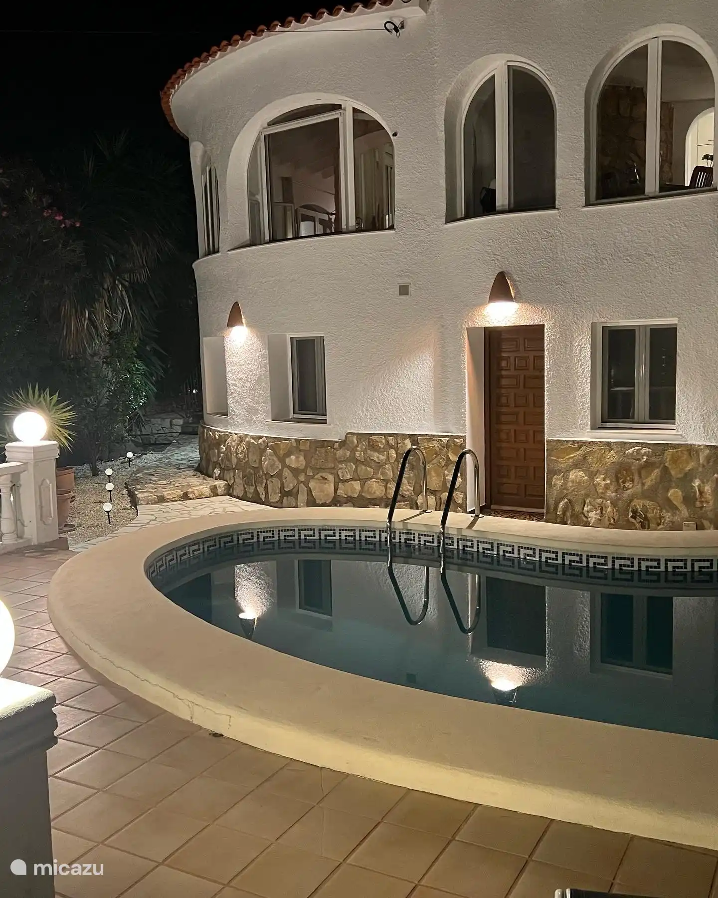 Die Wohnung am Abend.