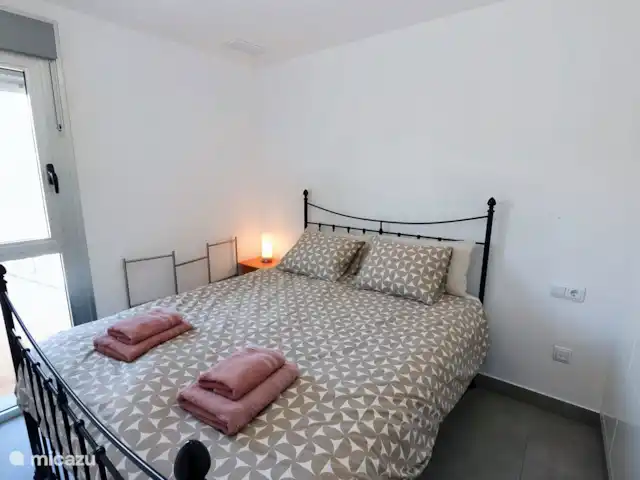 Ático en San Pedro del Pinar en España, Murcia, San Pedro del Pinatar - penthouse Dormitorio con cama doble