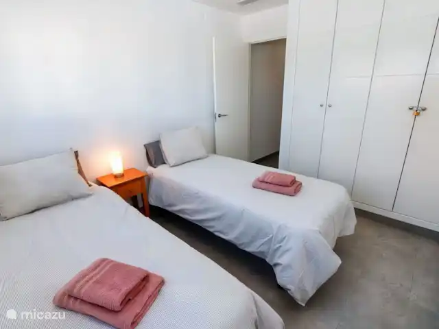 Ático en San Pedro del Pinar en España, Murcia, San Pedro del Pinatar - penthouse Dormitorio con dos camas individuales