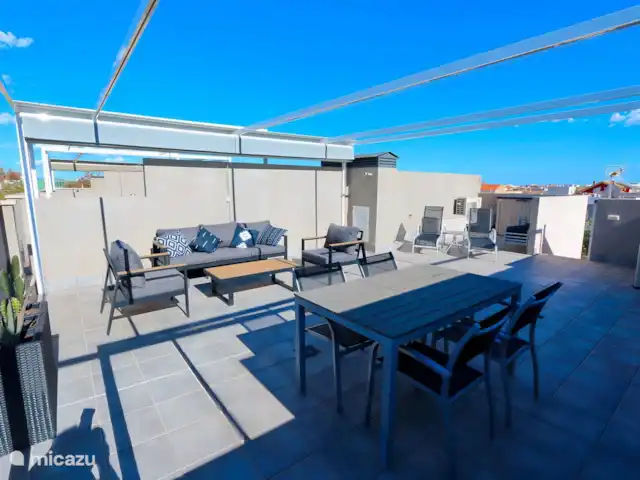 Ático en San Pedro del Pinar en España, Murcia, San Pedro del Pinatar - penthouse Terraza privada en la azotea con salón y comedor