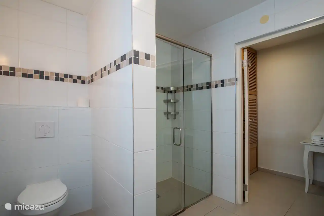 Baño 2 perteneciente al dormitorio 3, dormitorio principal