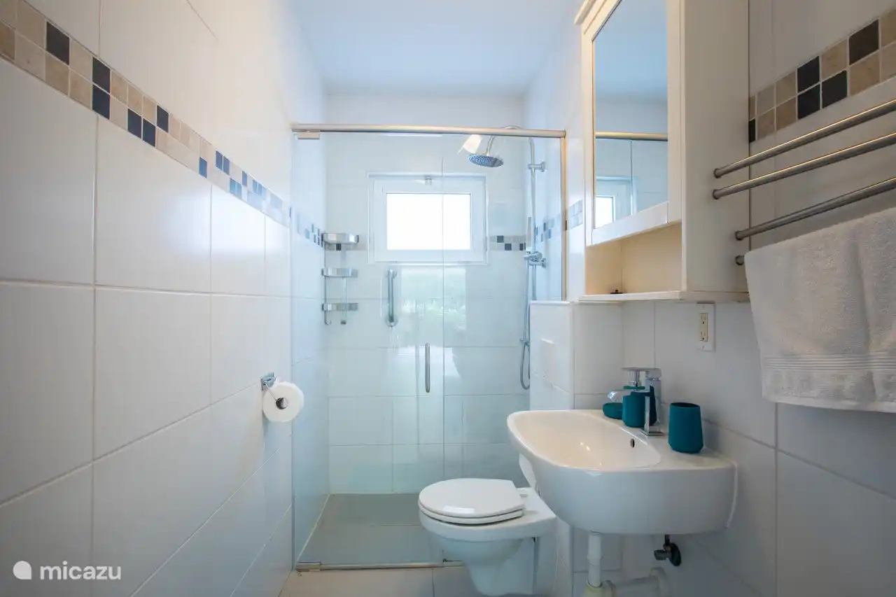 Baño 1 perteneciente a los dormitorios 1 y 2