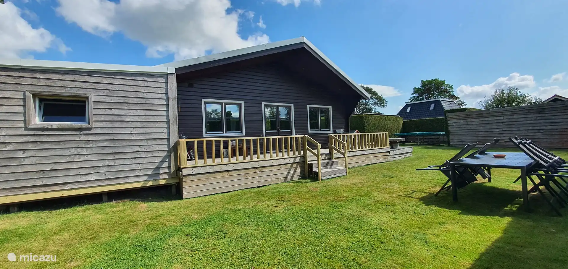 Finnisches Haus in der Nähe des großen Sees in Niederlande, Friesland, Rohel - ferienhaus